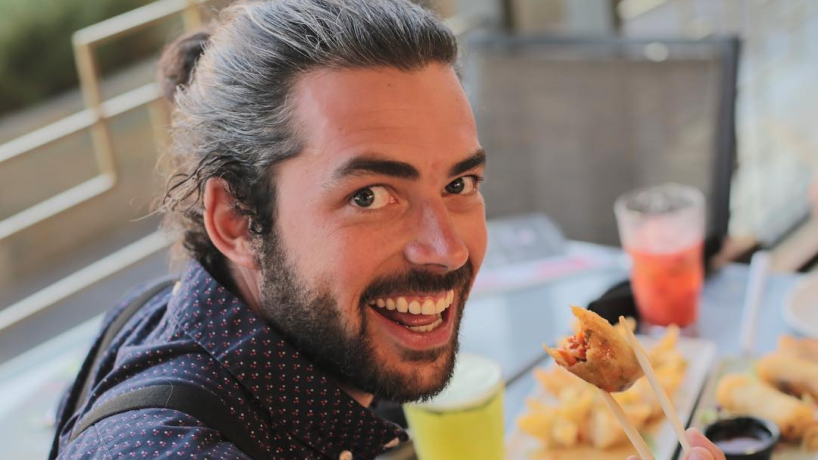 "Dieta del guerrero": El radical método de alimentación del ex "MasterChef" Max Cabezón