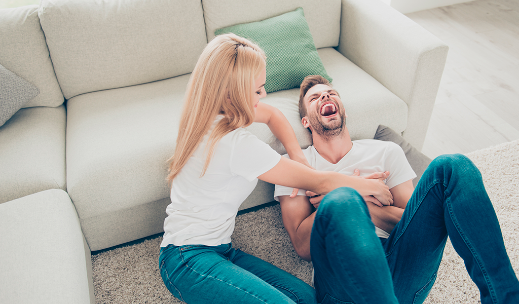 Hacer cosquillas alarga la relación sexual, indica un estudio