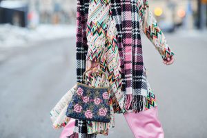 Así es como debes llevar las bufandas esta temporada otoño-invierno