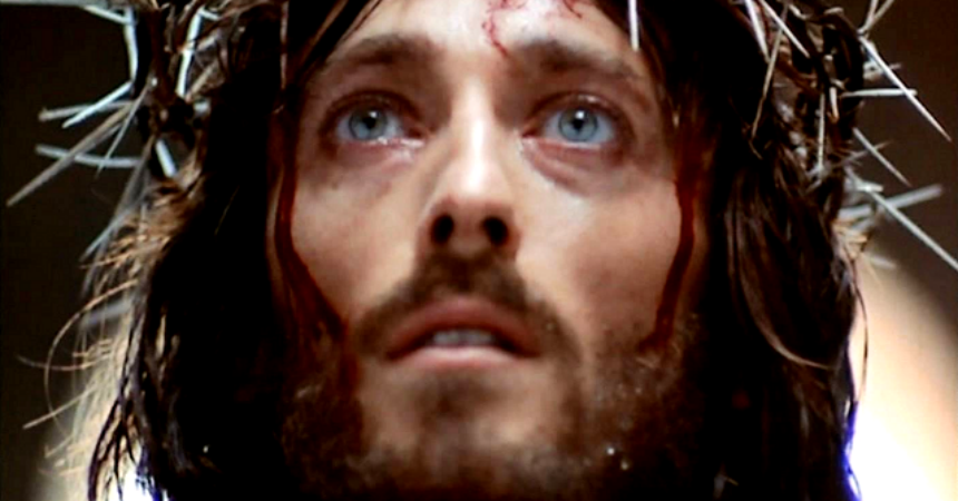 A más de 40 años de su estreno, así luce el actor de "Jesús de Nazareth"