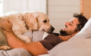Estudio indica que hombres con barba portan más gérmenes que un perro