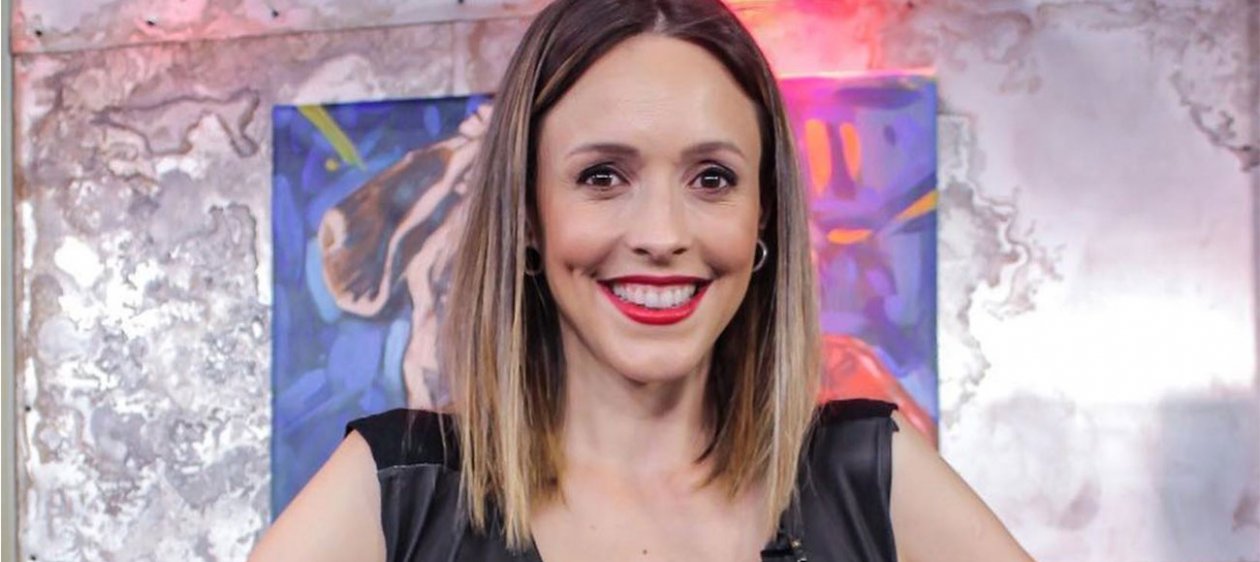 Maly Jorquiera saca aplausos con sensual desnudo