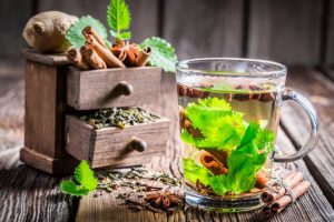 Prueba esta efectiva infusión de cilantro para adelgazar