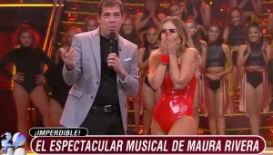 La divertida reacción de Maura Rivera tras su presentación en "Rojo" a la que Mark González no llegó a verla