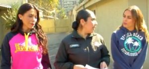 Maura Rivera y Yamna Lobos experimentan un día en la cárcel en "Rojo"