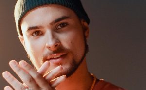 ¿Quién eres? Augusto Schuster recibió ola de comentarios por foto del recuerdo