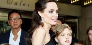 Hija de Angelina Jolie y Brad Pitt hizo su primera aparición en público tras iniciar cambio de sexo