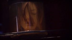 El aterrador homenaje de una fanática a la cabeza de Daniela Solís en "Pacto de sangre"