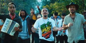 Los Vásquez se unen con Santaferia para lanzar el video de su canción "Mariajuana"