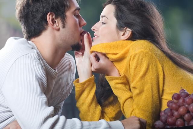 Estos son 10 alimentos afrodisíacos que aumentarán tu apetito sexual