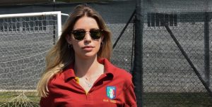 Indignante: Futbolista se bajó los pantalones frente a árbitra y la desafió a tener sexo
