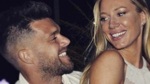 Pareja de Leandro Penna posa desnuda en Instagram