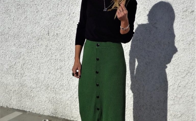 ¡Alerta de tendencia! Las faldas largas ahora se llevan con botones