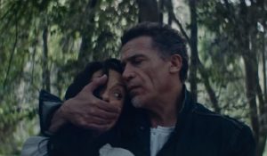 Río Oscuro: Juan mostró su "lado B" y seguidores lo comparan con Benjamín de Pacto de Sangre