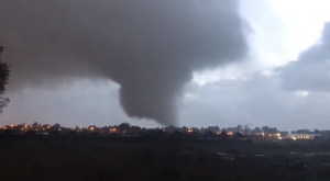 ¡Impresionante! Registran paso de tornado por el sur de Chile