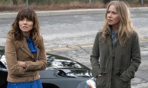 "Dead To Me": La serie que llegó que Netflix que no te querrás perder