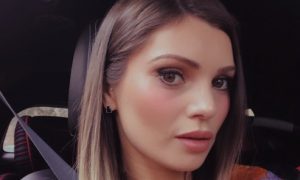 Comparan a Faloon Larraguibel con Camila Flores tras compartir foto del recuerdo