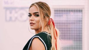 Fans de Anuel AA molestos con Karol G por fotos con su ex