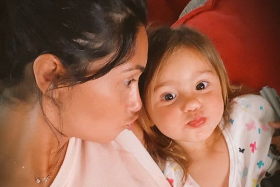 La "broma" que le hizo Pamela Díaz a su pequeña hija con el maquillaje