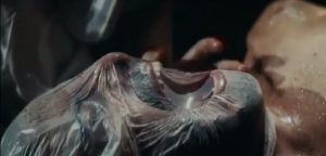 Escena similar entre Juegos de Poder y Río Oscuro provoca crítica de Director Ejecutivo de Canal 13