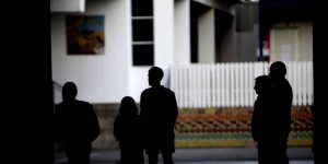 Comunas informan y ofrecen opciones para votar en la consulta de restricción horaria para menores