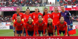 Hasta el transporte público: Buses de Santiago circulan con mensaje para la Roja Femenina