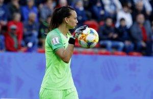 Las reacciones que dejó la increíble tapada de Tiane Endler en debut de la Roja Femenina