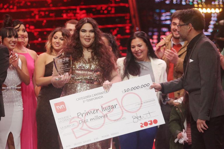 Ivana Riquelme se coronó ganadora de 'Rojo' en la categoría cantantes