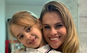 Hija de Eliana Albasetti demuestra su extrovertida personalidad en "Qué haría tu hijo"