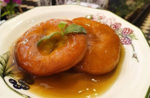 Ruta gastronómica: Tres lugares donde comer una rica sopaipilla pasada en Santiago