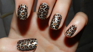 Descubre los diseños animal print que puedes llevar en tu manicure