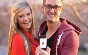 Las parejas originadas en Tinder tienden a ser más estables, según estudio