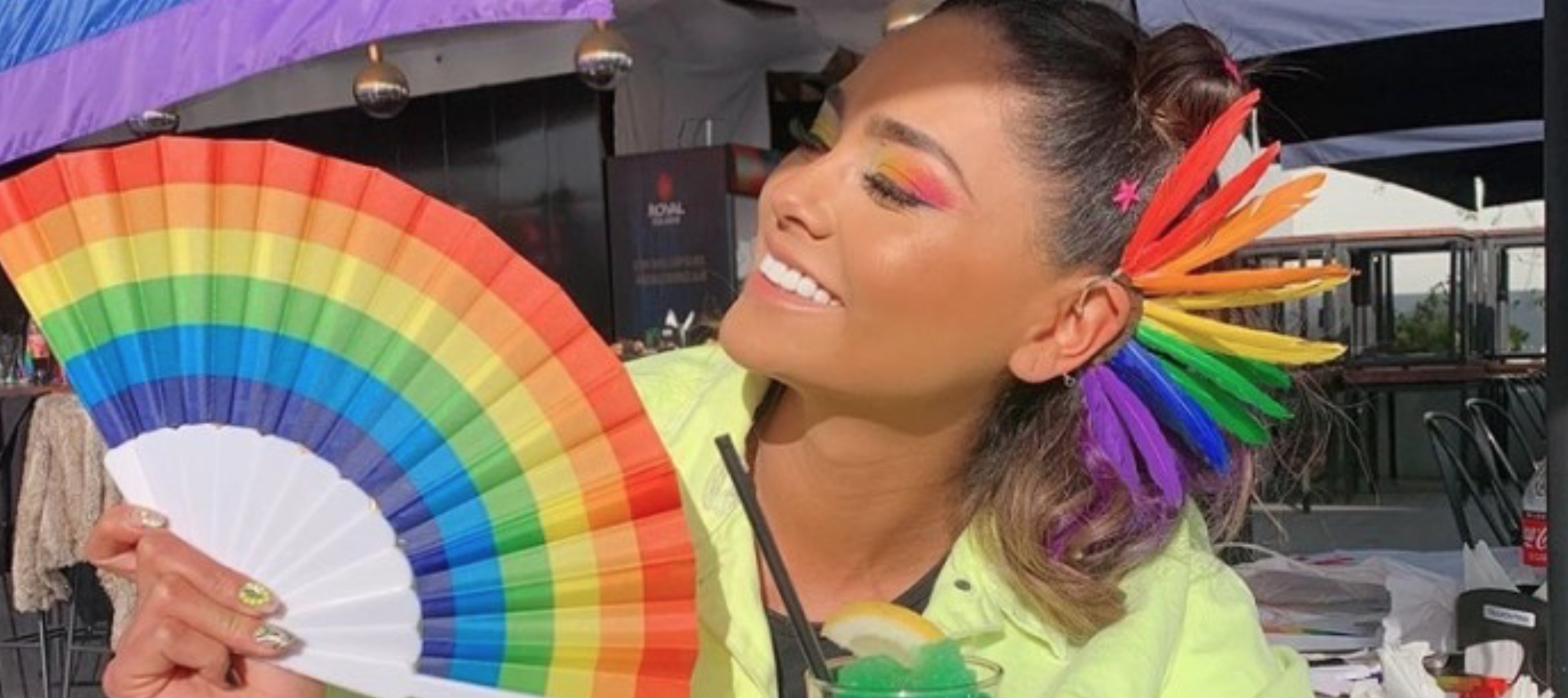 Así posó Camila Recabarren y su polola en la Marcha del Orgullo