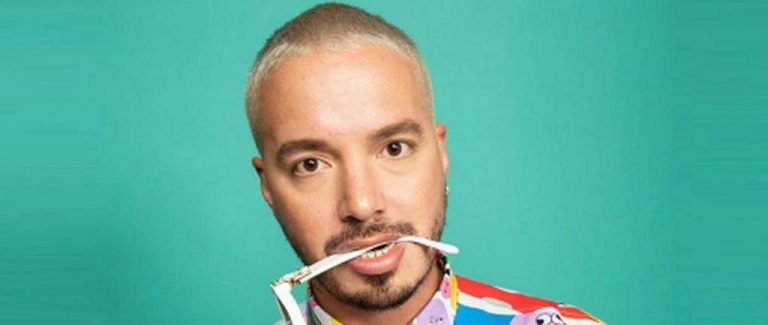 J Balvin se ríe de sí mismo con fotos del recuerdo en ropa interior