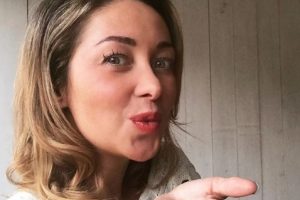 Blanquita Nieves comparte tiernas fotos junto a su pareja a poco tiempo de recibir a su primera hija