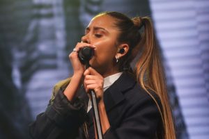 Cami Gallardo se enfrenta a la diputada Camila Flores tras marcha en Santiago