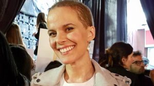 Amigos de Javiera Suárez comparten la imagen y mensaje que ella les dejó para publicar al partir