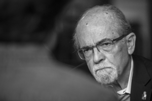 Profesor José Maza critica a TVN: "Me da vergüenza que pasen dos horas hablando de duendes"