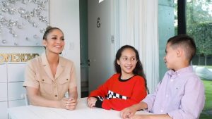 ¿Seguirá los pasos de su madre? La hija de Jennifer López se luce en clases de canto