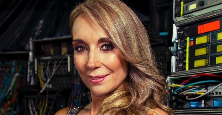Karen Doggenweiler deslumbró con vestido strapless en Olmué 2020