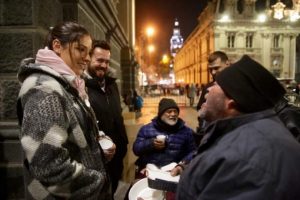 Kel Calderón fue blanco de burlas y críticas por frase en campaña del Hogar de Cristo