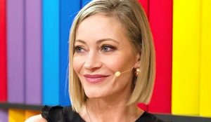 Efecto cuarentena: Marcela Vacarezza luce sus canas llenándose de elogios