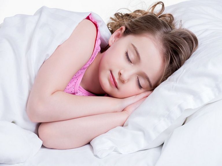 Preadolescentes que duermen siesta son más felices y mejores estudiantes