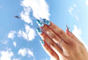 Uñas de nubes: Descubre la nueva tendencia en manicure