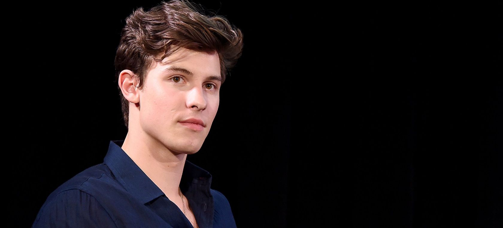 El tierno gesto de Shawn Mendes con niña en un concierto