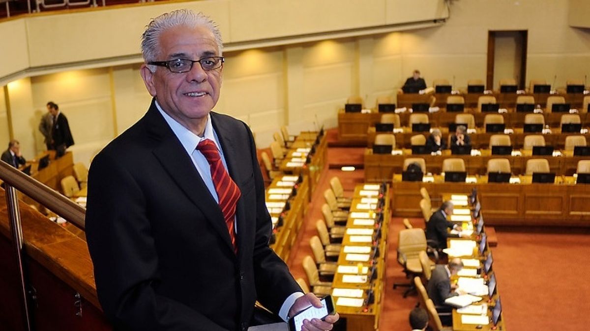 Así despidieron al periodista Fidel Oyarzo colegas y políticos