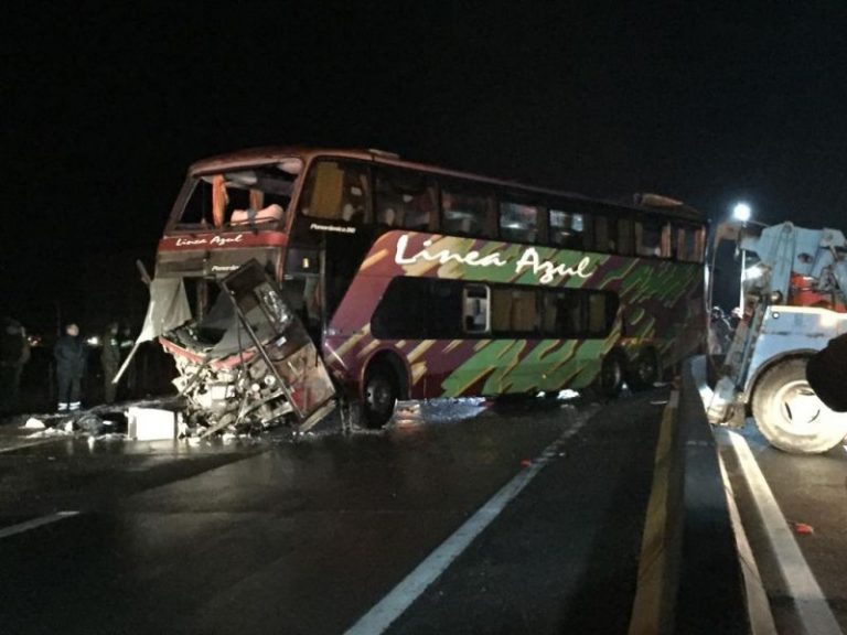 Volcamiento de bus deja 6 fallecidos y 40 heridos en Ruta 5 Sur