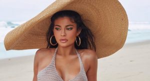 Kylie Jenner sorprendió con escultural desnudo en medio de su viaje con amigas