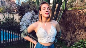 Actriz Antonia Bosman estrenó radical nuevo look a raíz de su nueva canción