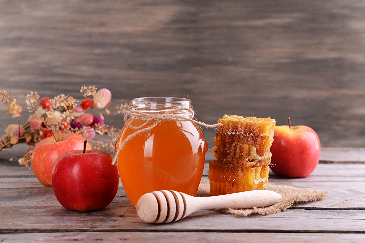 Revitaliza tu mirada con esta mascarilla de miel y manzana